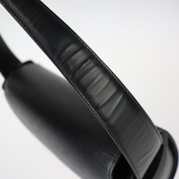 LOUIS VUITTON Black Leather Shoulder Bag - Picture 8 of 10